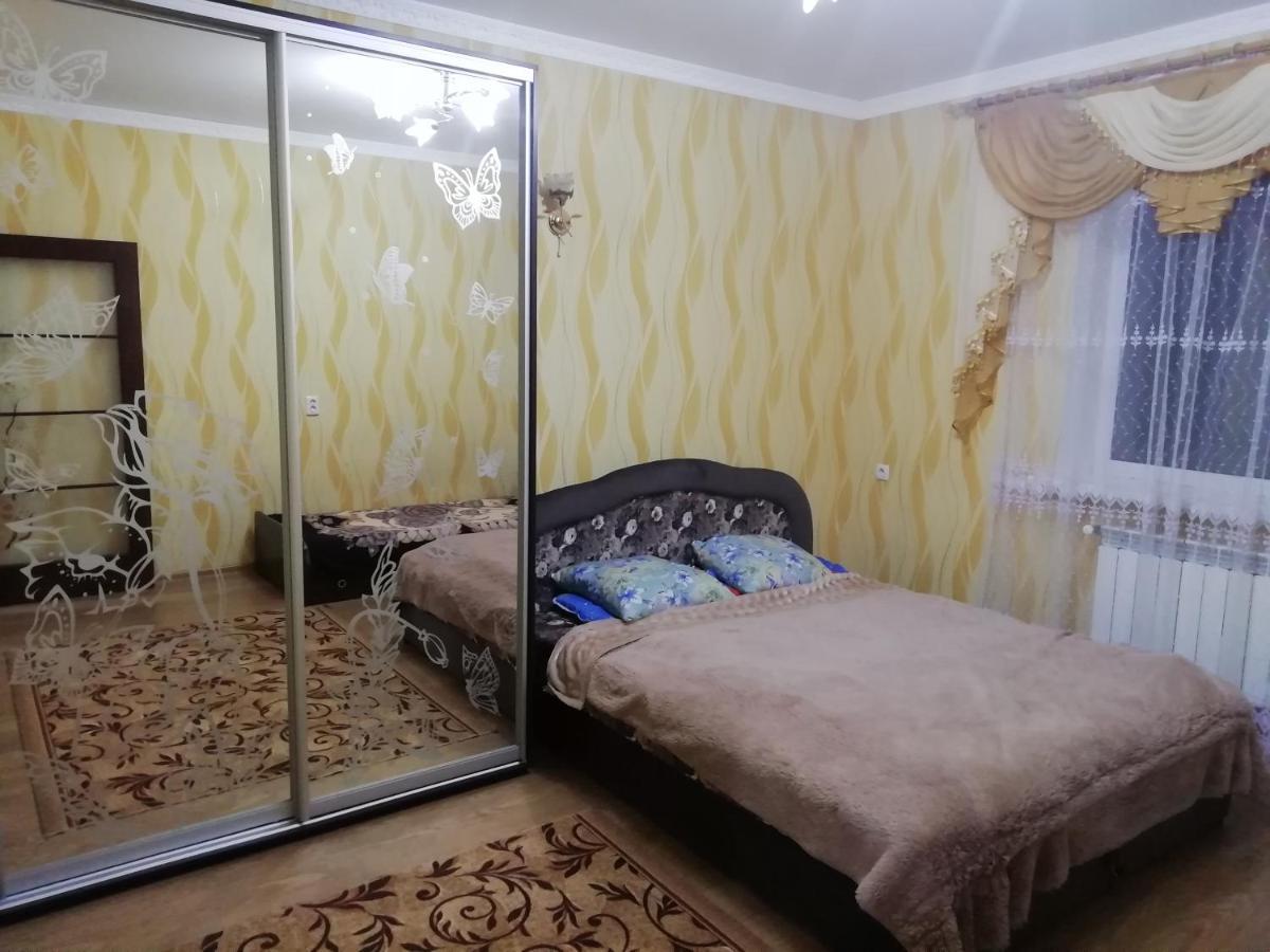 Затишні Апартаменти Біля Софіївки Uman Exterior foto